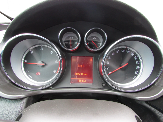 Opel Insignia 2.0CDTI EURO5A - автомобили, коли, обяви за нови и употребявани 12