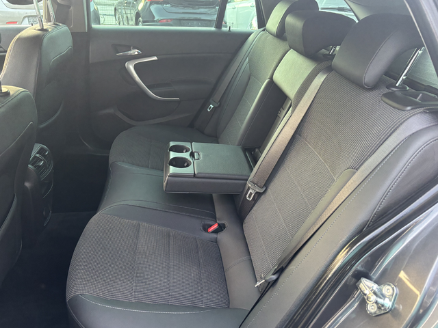 Opel Insignia 2.0CDTI - автомобили, коли, обяви за нови и употребявани 9