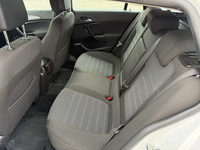 Opel Insignia 2.0 CDTi - автомобили, коли, обяви за нови и употребявани 10