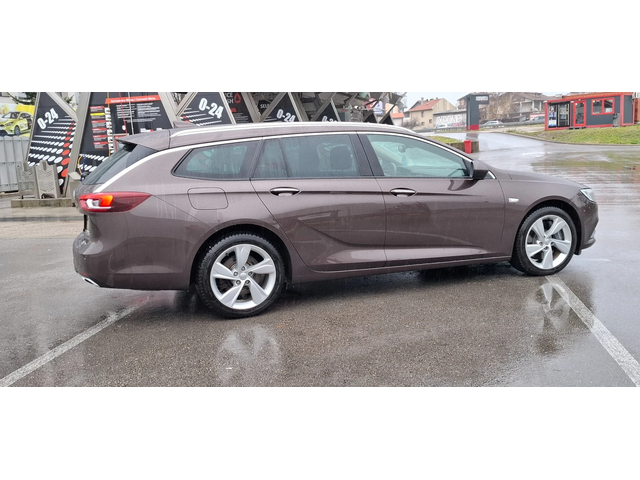 Opel Insignia 2.0 Turbo 4x4 260kc Autamtic Bose Distronic - автомобили, коли, обяви за нови и употребявани 5