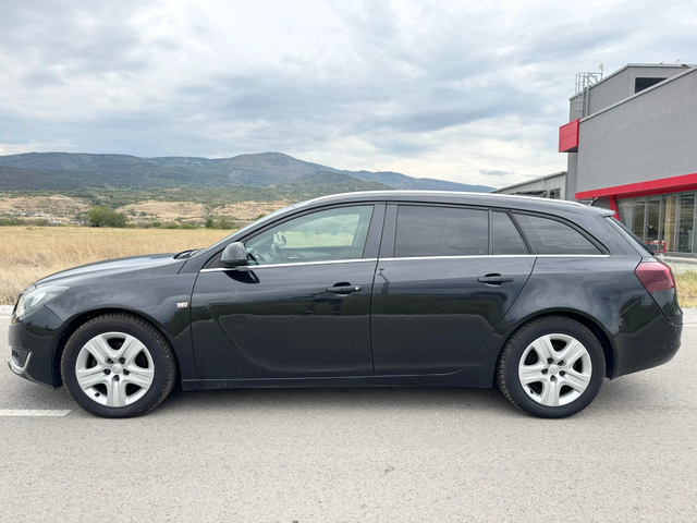 Opel Insignia 2.0 CDTi 140к.с SPORTS TOURER / NAVI / PARKTRONIC - автомобили, коли, обяви за нови и употребявани 3