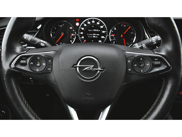 Opel Insignia Sports Tourer 2.0 CDTi Business Innovation - автомобили, коли, обяви за нови и употребявани 12