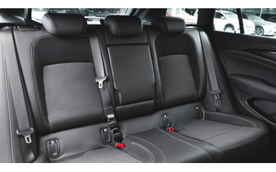 Opel Insignia Sports Tourer 2.0d OPC Line 4x4 Automatic - автомобили, коли, обяви за нови и употребявани 10