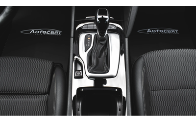 Opel Insignia Sports Tourer 2.0d OPC Line 4x4 Automatic - автомобили, коли, обяви за нови и употребявани 13