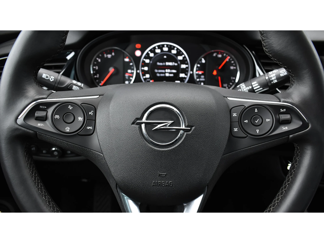 Opel Insignia Sports Tourer 2.0d Innovation Automatic - автомобили, коли, обяви за нови и употребявани 10