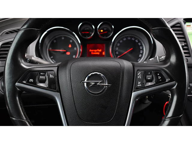 Opel Insignia Sports Tourer 2.0 CDTi Edition - автомобили, коли, обяви за нови и употребявани 12