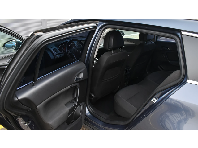 Opel Insignia Sports Tourer 2.0 CDTi Edition - автомобили, коли, обяви за нови и употребявани 8