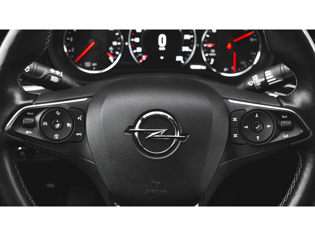 Opel Insignia Grand Sport 1.6d Innovation - автомобили, коли, обяви за нови и употребявани 12