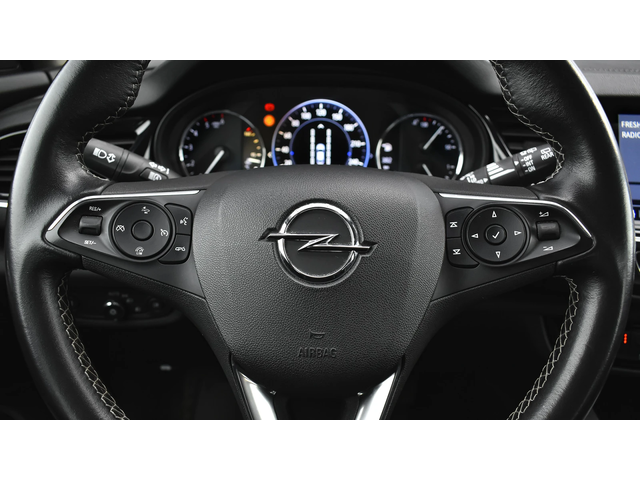 Opel Insignia Sports Tourer 1.6d Innovation Automatic - автомобили, коли, обяви за нови и употребявани 9