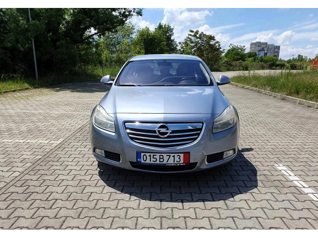 Opel Insignia 2.0 CDTI/Автоматик/NAVI/* COSMO* - автомобили, коли, обяви за нови и употребявани 1