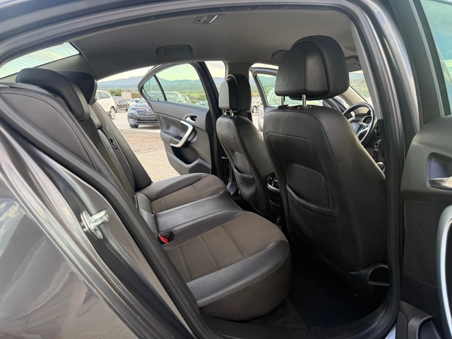 Opel Insignia 2.0 TDCI TOP !!! - автомобили, коли, обяви за нови и употребявани 13