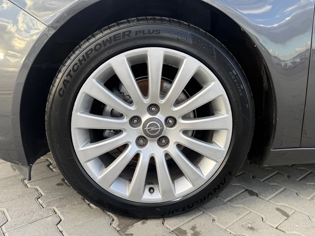 Opel Insignia 2.0 TDCI TOP !!! - автомобили, коли, обяви за нови и употребявани 8