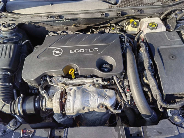 Opel Insignia Генерация: Insignia Sedan, Двигател (модификация)2.0 CDTI (170 Hp) DPF, Пакет: Cosmo - автомобили, коли, обяви за нови и употребявани 12