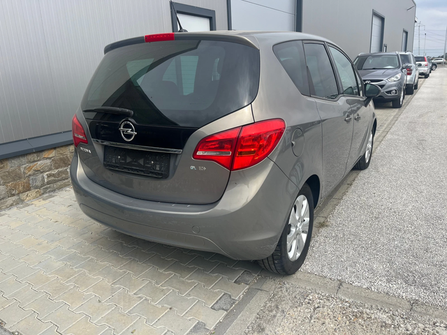 Opel Meriva 1.4 i GPL - автомобили, коли, обяви за нови и употребявани 4