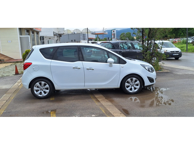 Opel Meriva 1.4 Turbo Face lift Кожен салон Автопилот - автомобили, коли, обяви за нови и употребявани 3