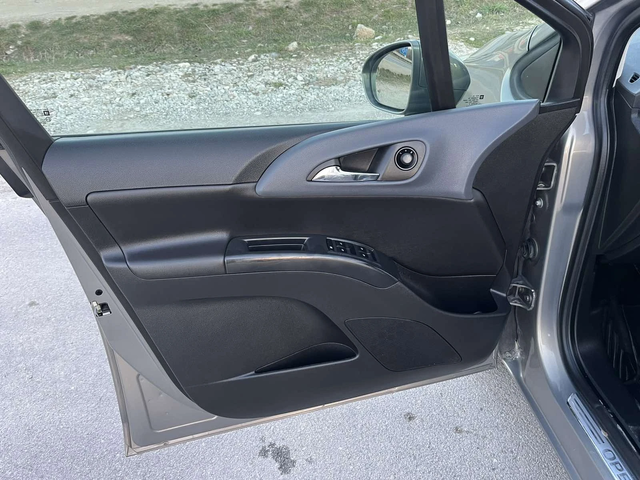 Opel Meriva 1.3ECOFLEX 95кс КЛИМАТРОНИК АВТОПИЛОТ ВНОС ИТАЛИЯ - автомобили, коли, обяви за нови и употребявани 6