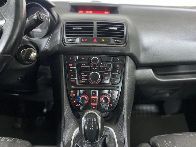 Opel Meriva 1.4i - автомобили, коли, обяви за нови и употребявани 10