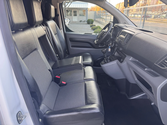 Opel Vivaro 1.5d 120ps 6ск * ПЕРФЕКТЕН* - автомобили, коли, обяви за нови и употребявани 11