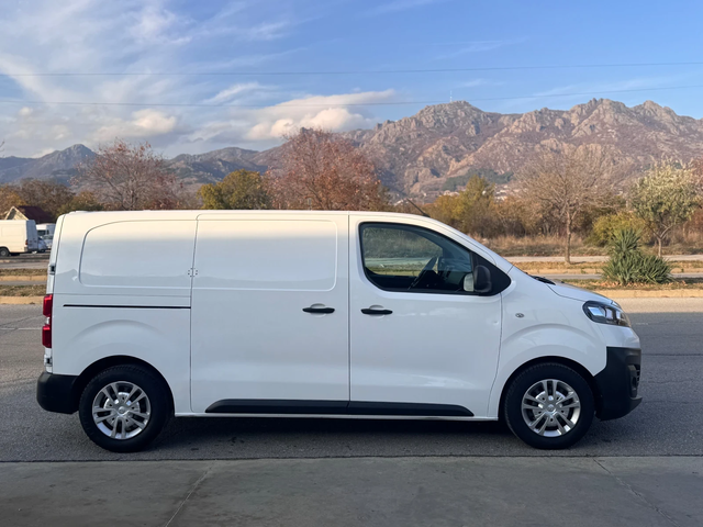 Opel Vivaro 1.5d 120ps 6ск * ПЕРФЕКТЕН* - автомобили, коли, обяви за нови и употребявани 4