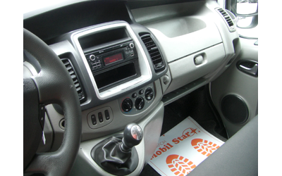 Opel Vivaro 2.0cdti 6ck. - автомобили, коли, обяви за нови и употребявани 10