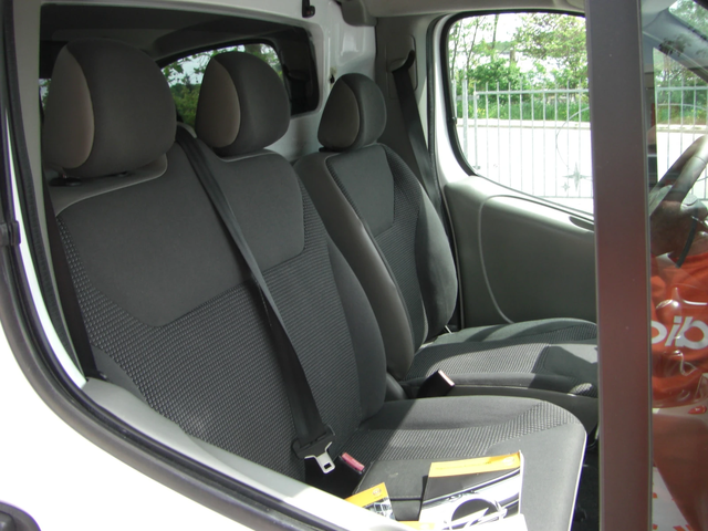 Opel Vivaro 2.0cdti 6ck. - автомобили, коли, обяви за нови и употребявани 12