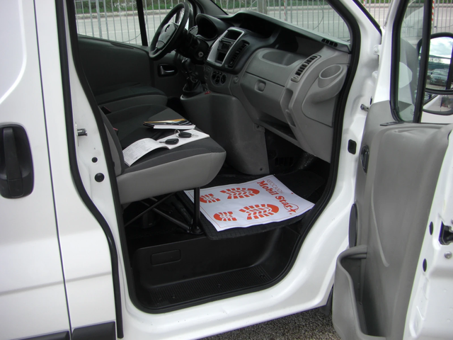 Opel Vivaro 2.0cdti 6ck.EURO 5B - автомобили, коли, обяви за нови и употребявани 11