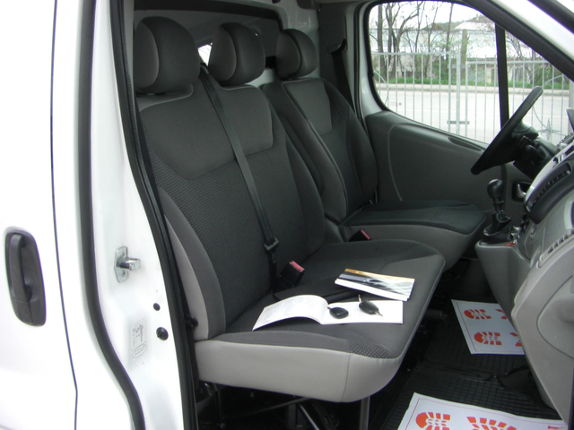 Opel Vivaro 2.0cdti 6ck.EURO 5B - автомобили, коли, обяви за нови и употребявани 12