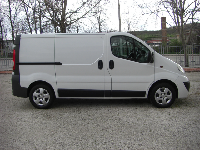 Opel Vivaro 2.0cdti 6ck.EURO 5B - автомобили, коли, обяви за нови и употребявани 5