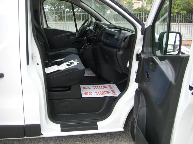 Opel Vivaro 1.6cdti 6ck. EURO 6 - автомобили, коли, обяви за нови и употребявани 11