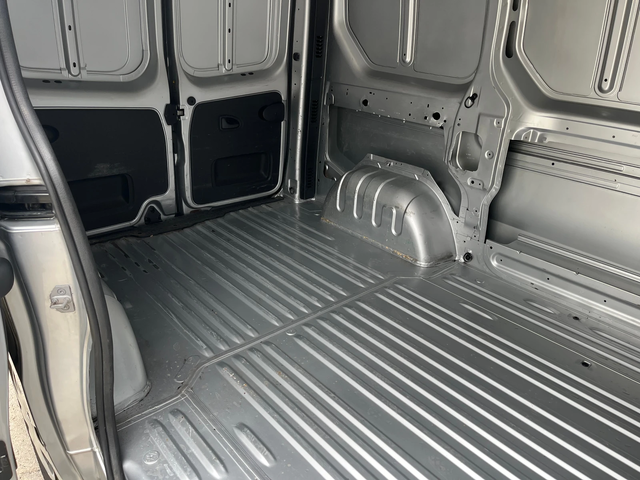 Opel Vivaro 1.6 Diesel 120k.c - автомобили, коли, обяви за нови и употребявани 10