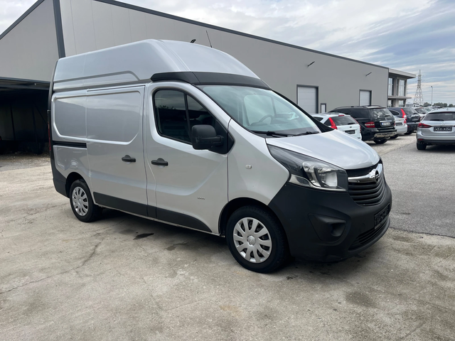 Opel Vivaro 1.6 Diesel 120k.c - автомобили, коли, обяви за нови и употребявани 1