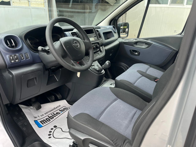 Opel Vivaro 1.6 Diesel 120k.c - автомобили, коли, обяви за нови и употребявани 8