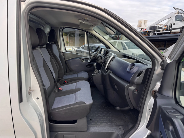 Opel Vivaro 1.6CDTI 2странични врати Клима - автомобили, коли, обяви за нови и употребявани 10