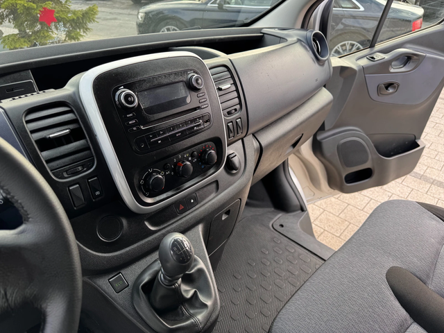 Opel Vivaro 1.6CDTI 2странични врати Клима - автомобили, коли, обяви за нови и употребявани 14