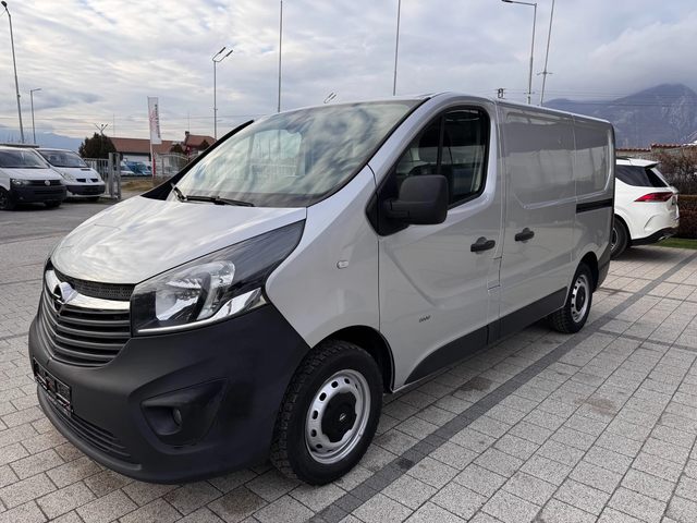 Opel Vivaro 1.6CDTI 2странични врати Клима - автомобили, коли, обяви за нови и употребявани 3
