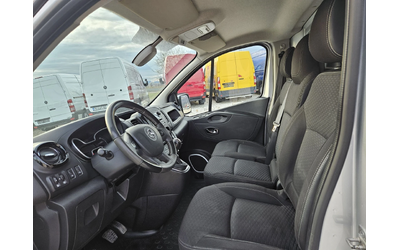 Opel Vivaro - автомобили, коли, обяви за нови и употребявани 8