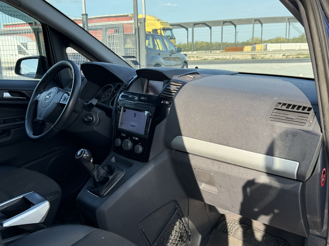 Opel Zafira 2.2 Бензин* 150к.с.* 2010г.* 6+1 Местен* Топ Състояние - автомобили, коли, обяви за нови и употребявани 11