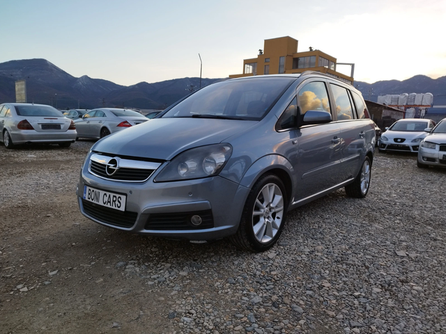Opel Zafira 6+ 1 - автомобили, коли, обяви за нови и употребявани 0