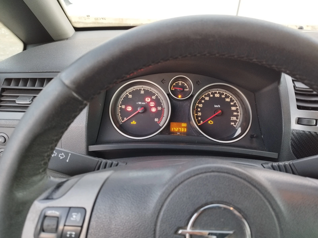 Opel Zafira 6+ 1 - автомобили, коли, обяви за нови и употребявани 13