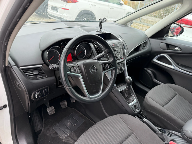 Opel Zafira 1.6 TURBO ECO M - автомобили, коли, обяви за нови и употребявани 9