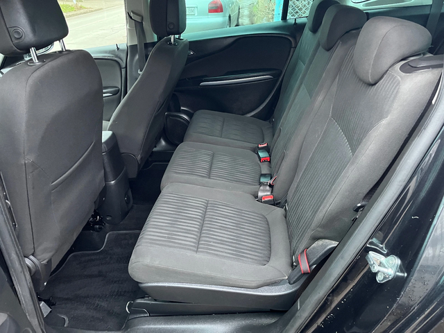 Opel Zafira 7 места - автомобили, коли, обяви за нови и употребявани 12