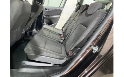 Opel Zafira 1.6D - автомобили, коли, обяви за нови и употребявани 9