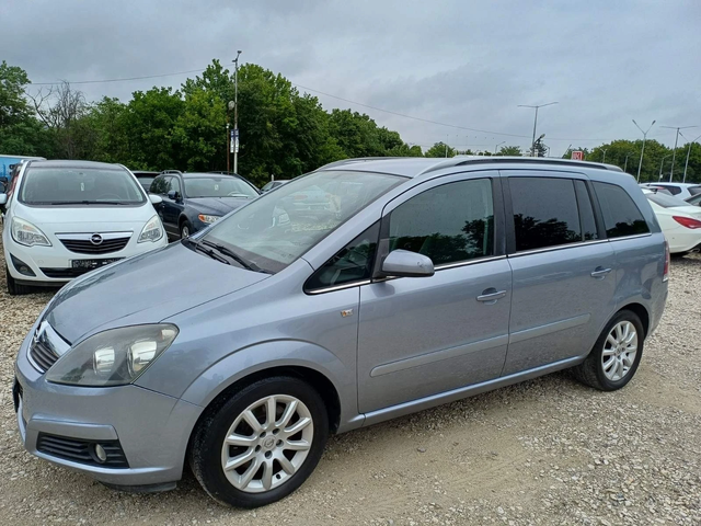 Opel Zafira 1.9cdti 120k.c * UNIKAT* - автомобили, коли, обяви за нови и употребявани 1