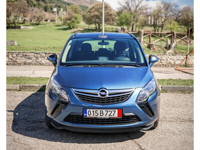 Opel Zafira Tourer 1.4T ФАБРИЧНА ГАЗ - автомобили, коли, обяви за нови и употребявани 1