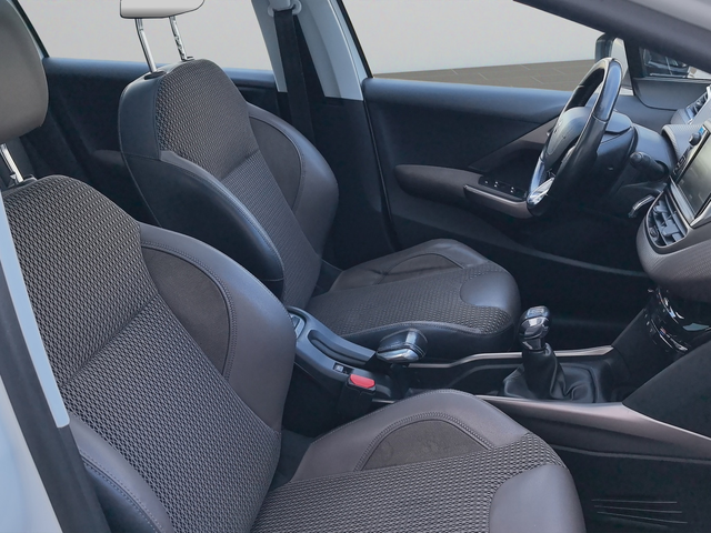 Peugeot 2008 1.2 VTI 82 hp MT5 - автомобили, коли, обяви за нови и употребявани 10