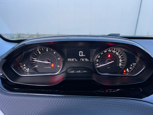 Peugeot 2008 1.6BlueHD-100к.с FACELIFT/EURO6B/Автоп/Парктроник - автомобили, коли, обяви за нови и употребявани 14