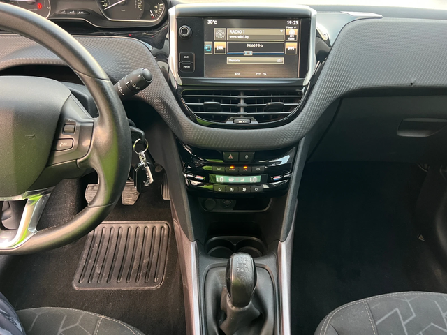 Peugeot 2008 1.2i-82к.с. PureTech EURO6B/ FACELIFT/ Парктроник - автомобили, коли, обяви за нови и употребявани 14