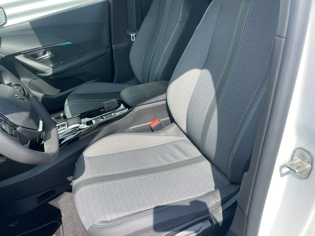 Peugeot 2008 НОВ+ ГАРАНЦИЯ+ 100%ELECTRIC+ 54kWh+ 136HP+ ALLURE - автомобили, коли, обяви за нови и употребявани 10