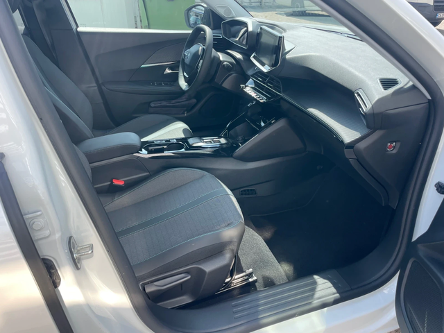 Peugeot 2008 НОВ+ ГАРАНЦИЯ+ 100%ELECTRIC+ 54kWh+ 136HP+ ALLURE - автомобили, коли, обяви за нови и употребявани 9