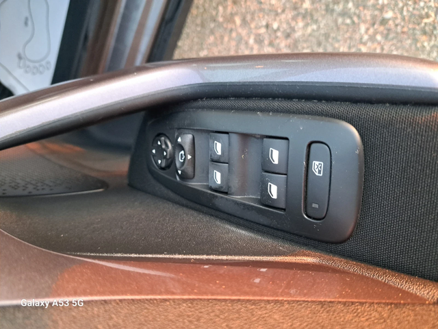 Peugeot 2008 1, 2 i - автомобили, коли, обяви за нови и употребявани 11